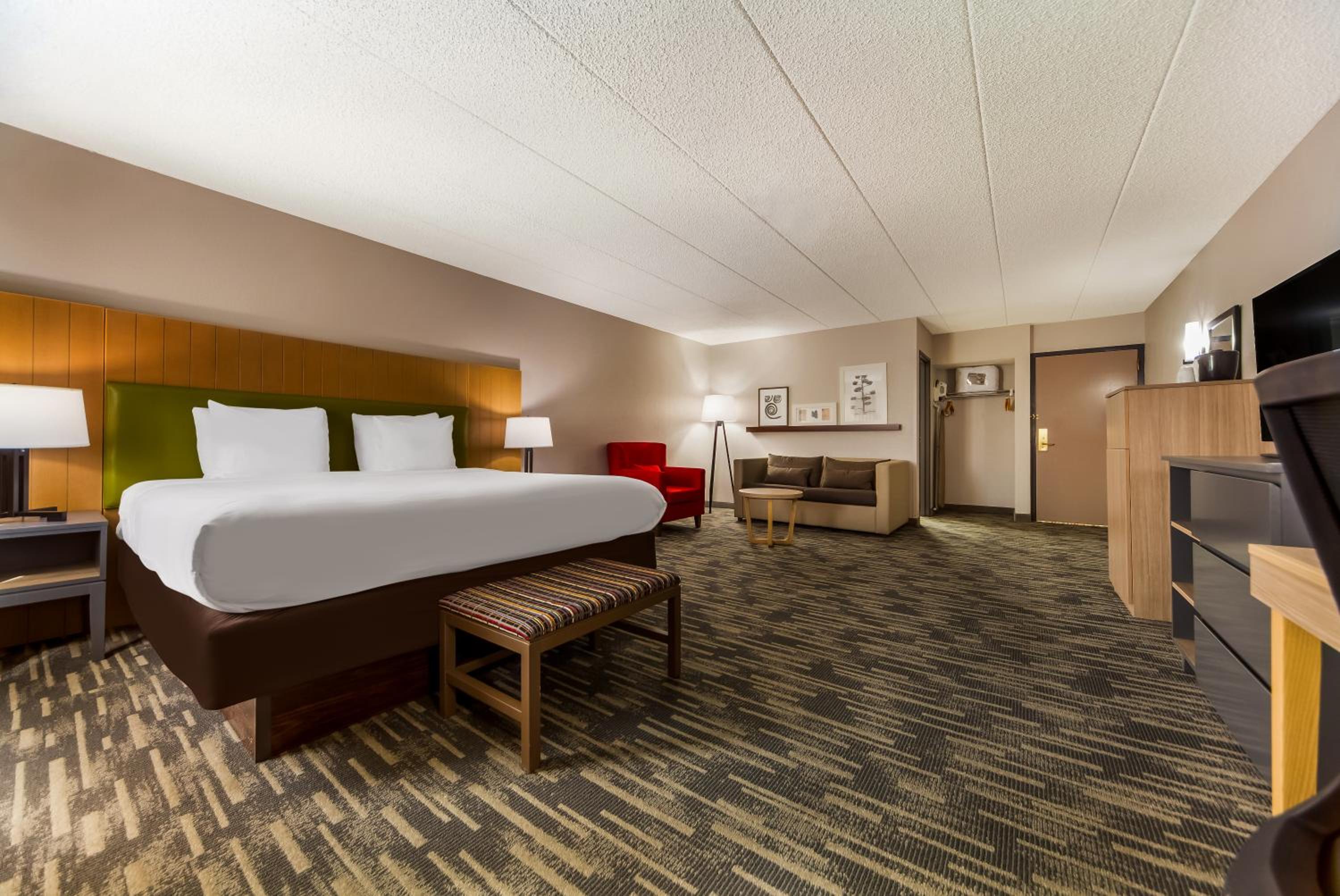 Lincoln Vacations - Country Inn  Suites by Radisson, Lincoln Airport, NE - Property Image 24