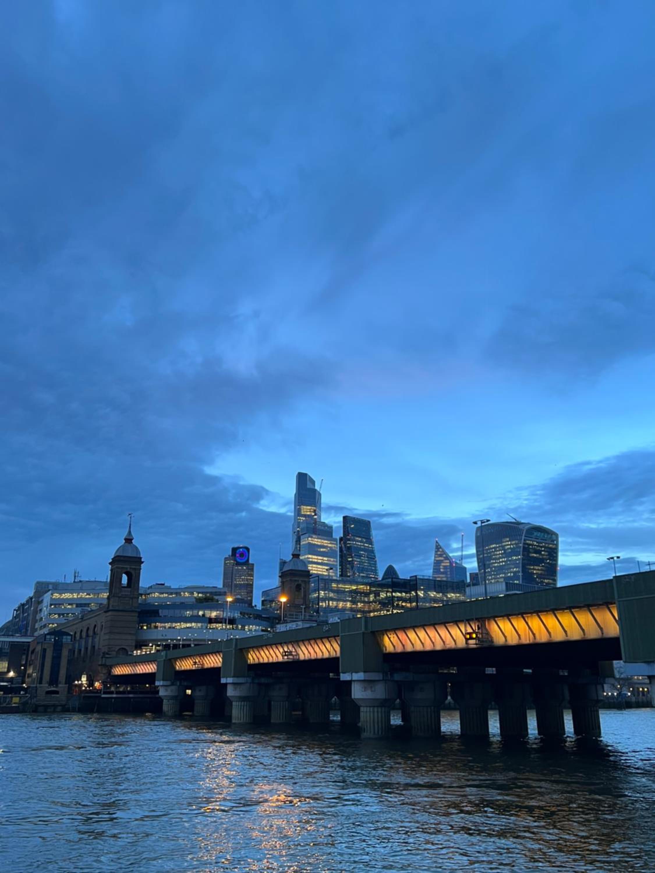 Apartment Big Ben, 10 mins to London Bridge, 5 min Croydon, 30 min Airport