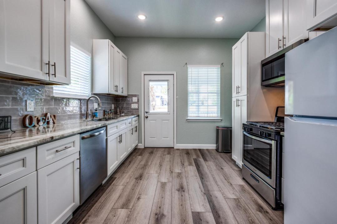 Cozy brand new beach house - 2 mins to the beach view 4