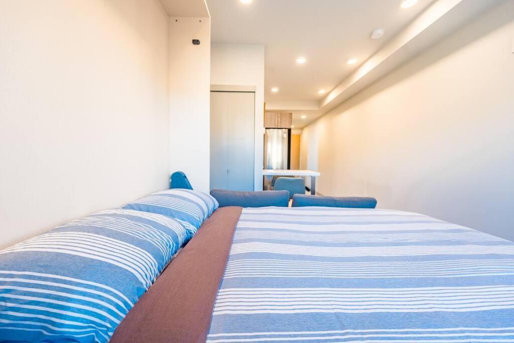 Kelowna Studio Near Restaurants and Grocery