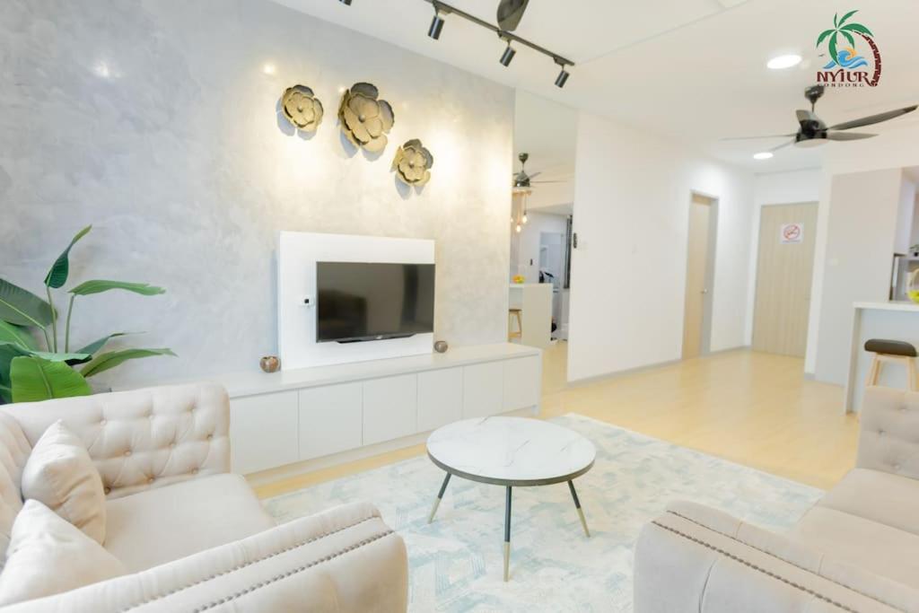 New Drawbridge Condo With Seaview and Pool photo 4