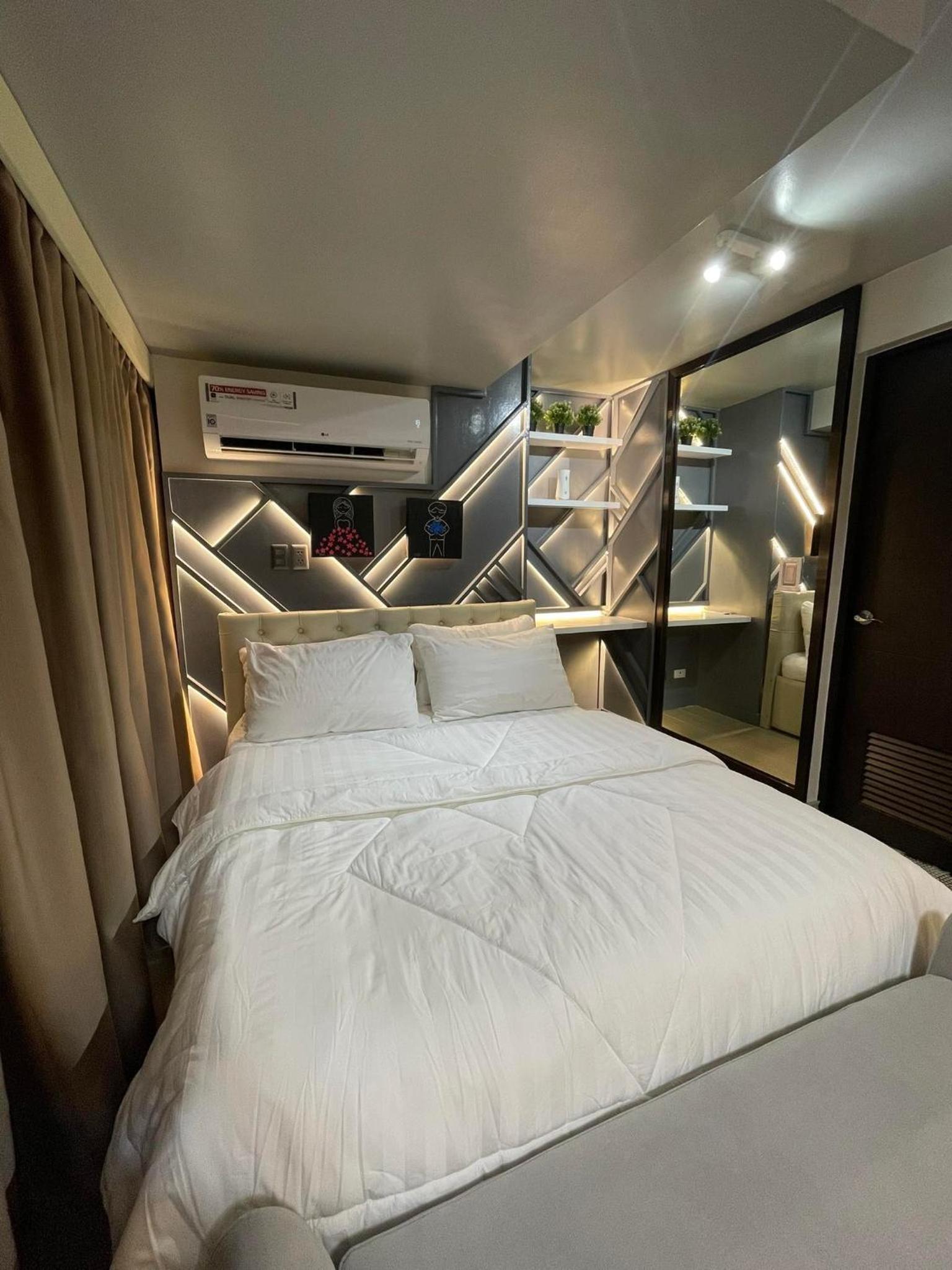 Fully Furnished 1BR unit in Eastwood Global Plaza view 4