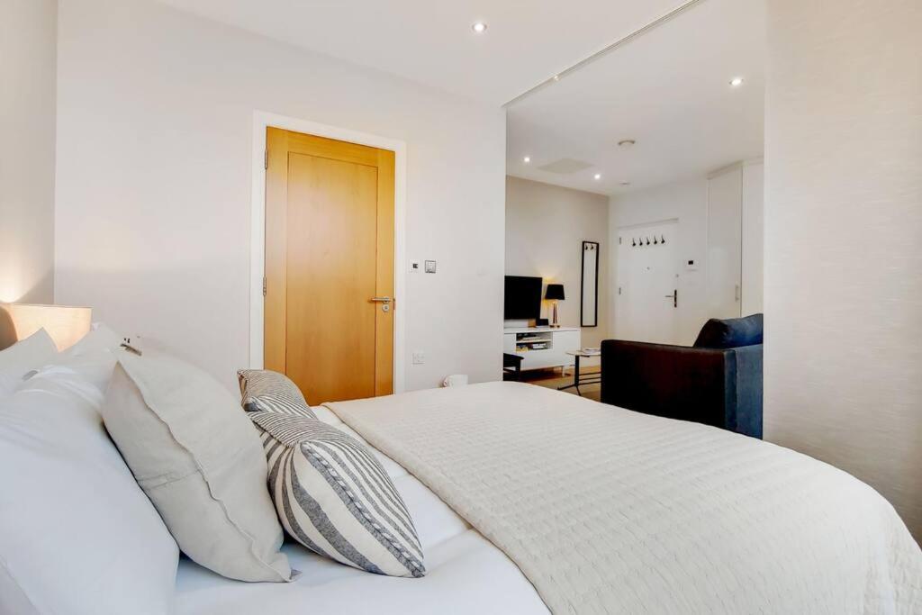 BR5 - Charming Studio Flat in heart of Borough