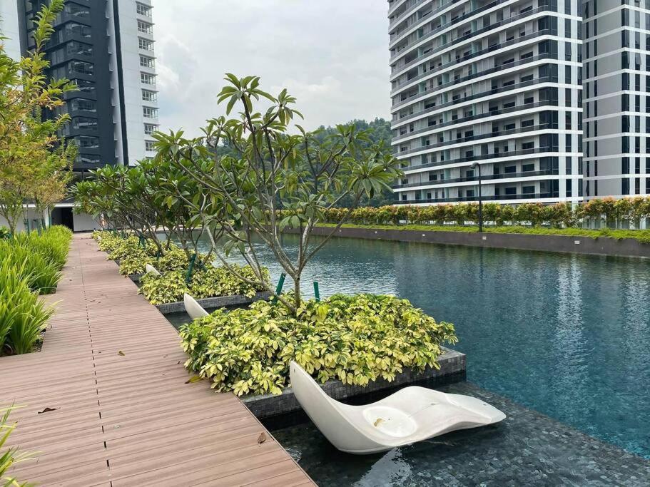 Modern Home Urban Lifestyle KL East Mall-Wifi-Netflix-WasherDryer-The Ridge