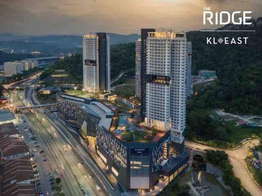 Modern Home Urban Lifestyle KL East Mall-Wifi-Netflix-WasherDryer-The Ridge
