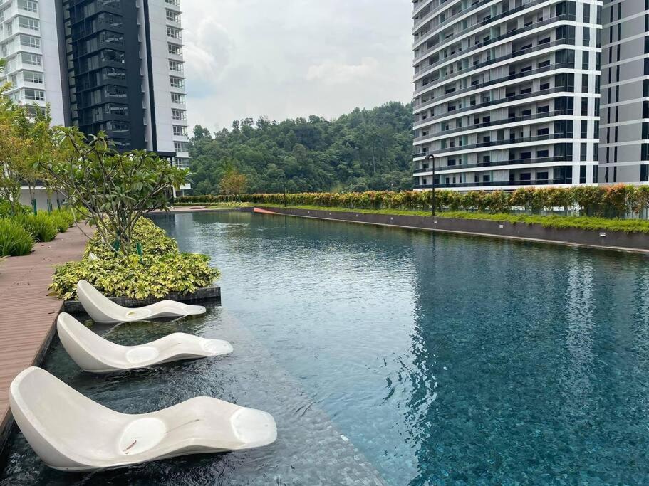 Modern Home Urban Lifestyle KL East Mall-Wifi-Netflix-WasherDryer-The Ridge