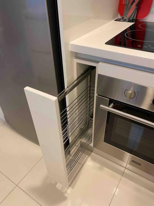 Modern Home Urban Lifestyle KL East Mall-Wifi-Netflix-WasherDryer-The Ridge