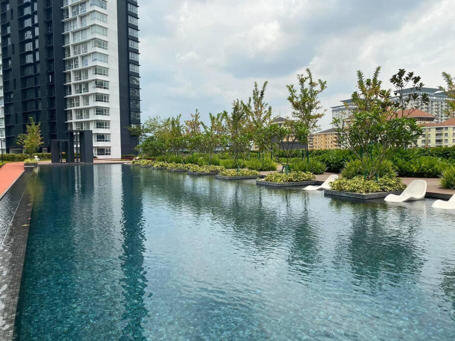 Modern Home Urban Lifestyle KL East Mall-Wifi-Netflix-WasherDryer-The Ridge