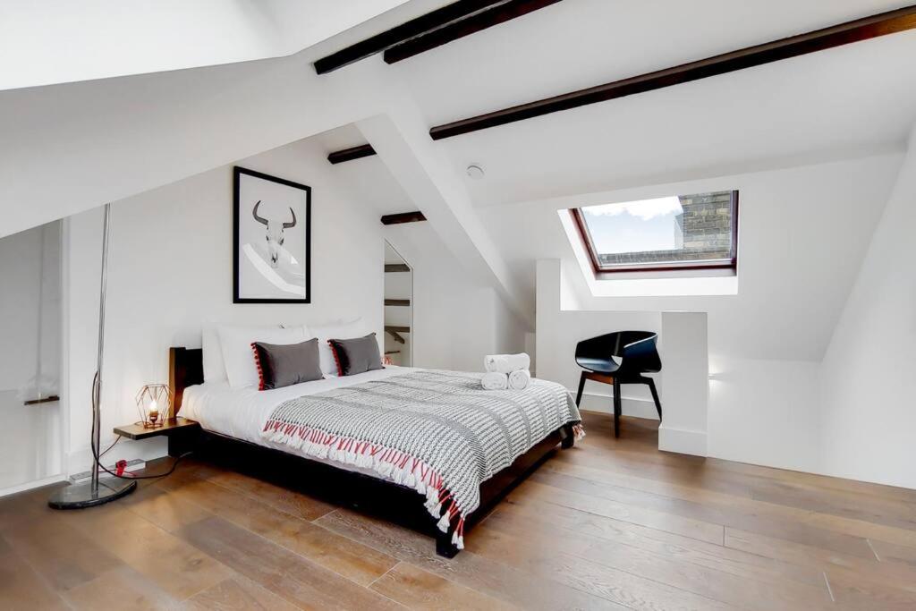 The Borough Collection near London Bridge and Borough Market - by Short Stories London