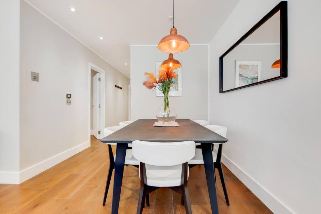 The Borough Collection near London Bridge and Borough Market - by Short Stories London