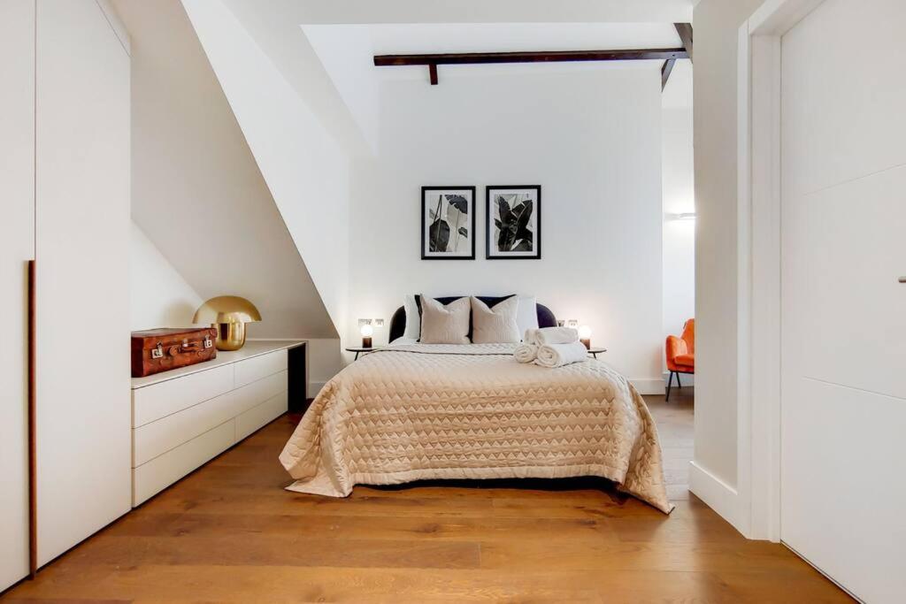 The Borough Collection near London Bridge and Borough Market - by Short Stories London