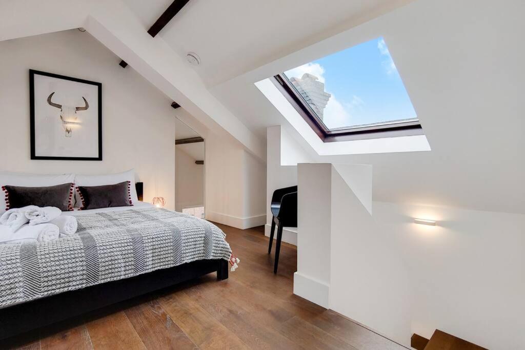 The Borough Collection near London Bridge and Borough Market - by Short Stories London