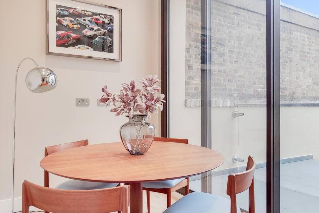 13 Borough Apartments - Contemporary 1-Bed, 1-Bath in Borough