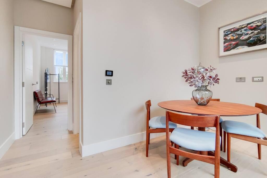 13 Borough Apartments - Contemporary 1-Bed, 1-Bath in Borough