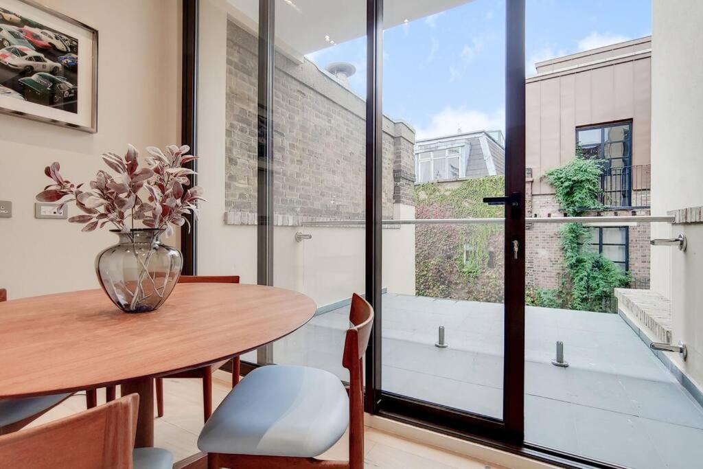 13 Borough Apartments - Contemporary 1-Bed, 1-Bath in Borough