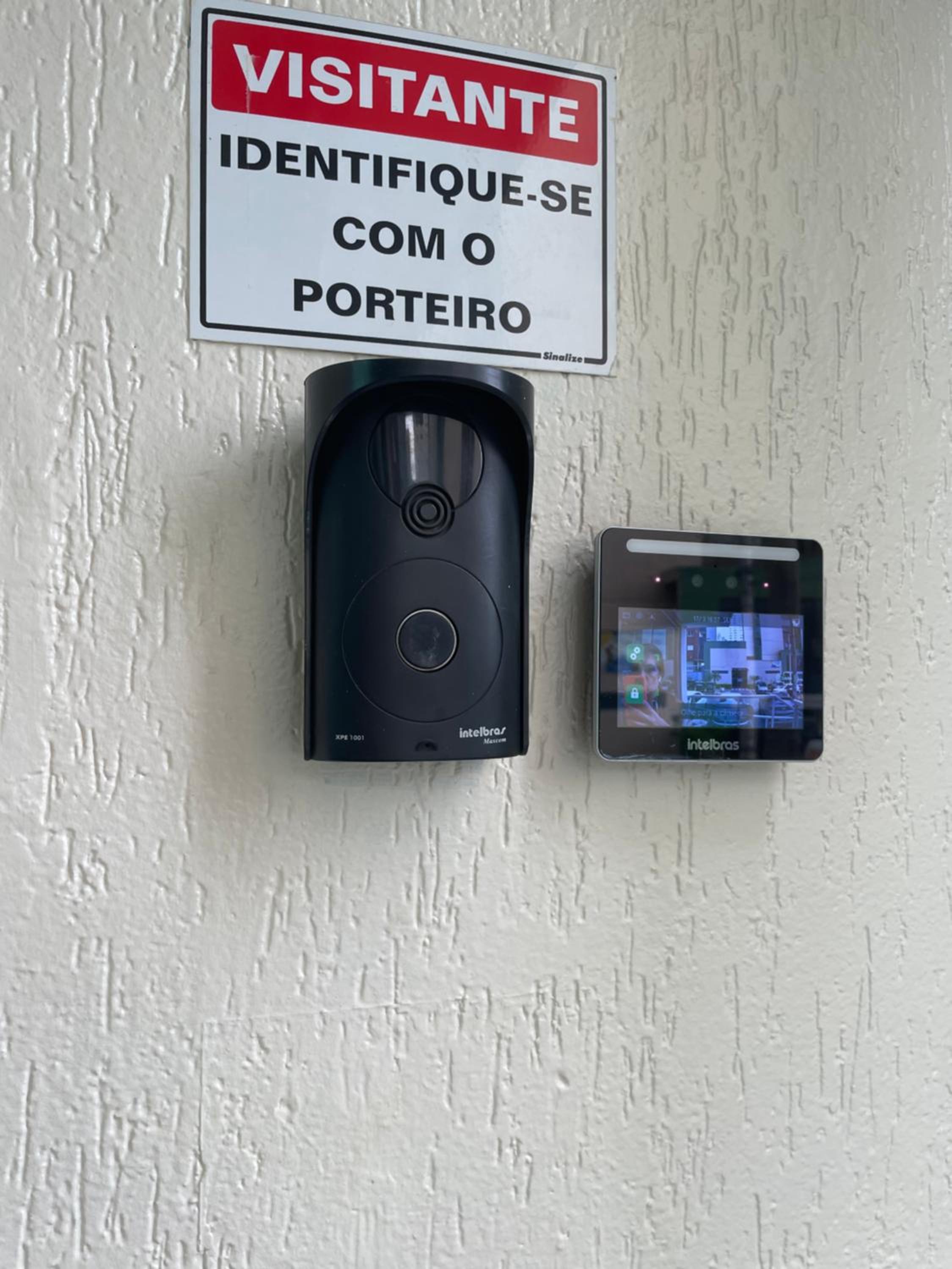 Ap completo com ar e garagem coberta próximo ao metrô