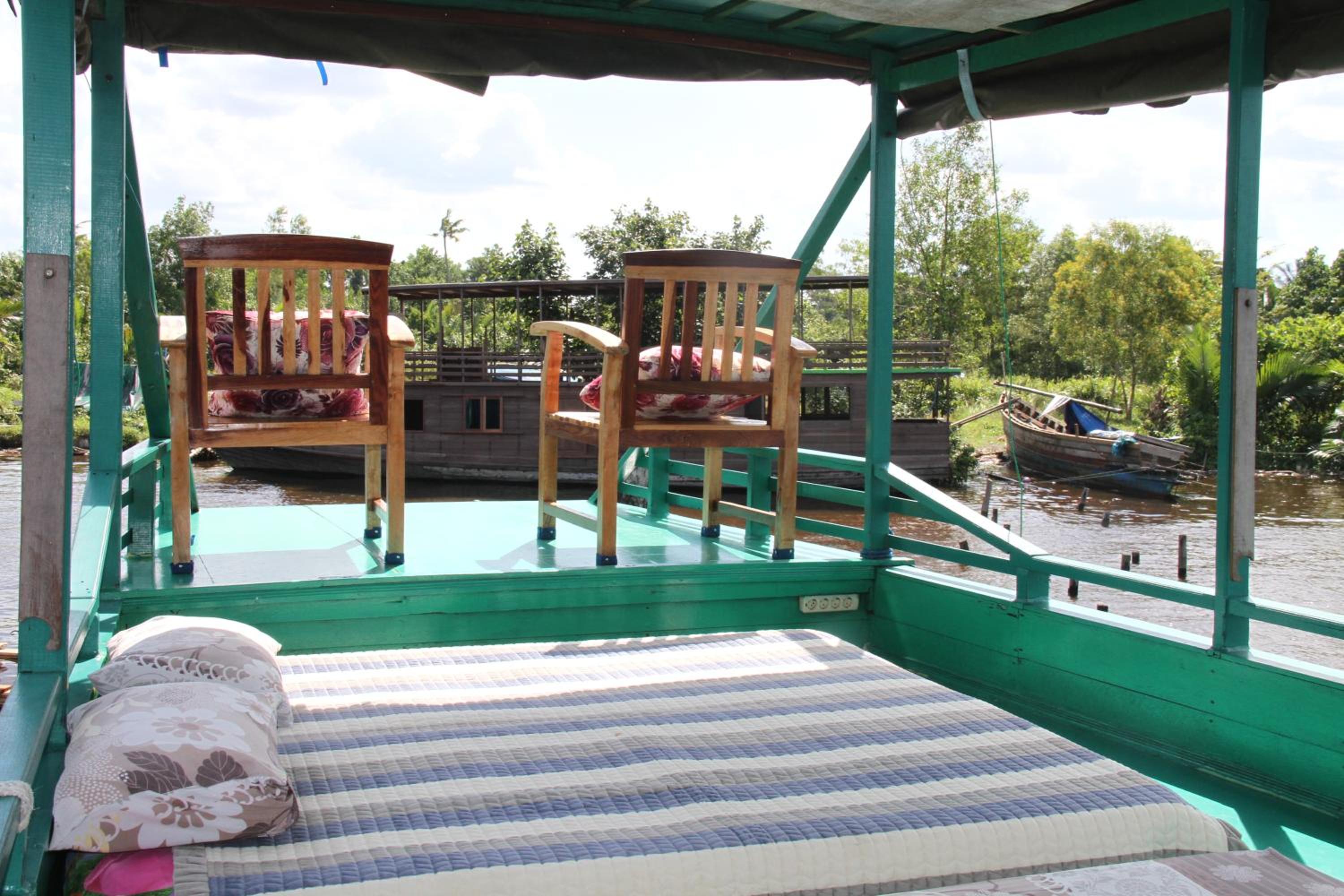 Orangutan Kelotok Houseboat for 6 person