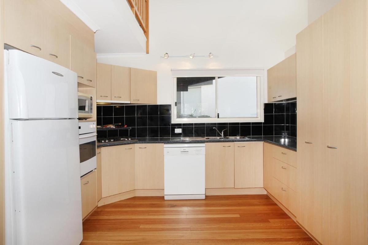 10 Barra Crescent