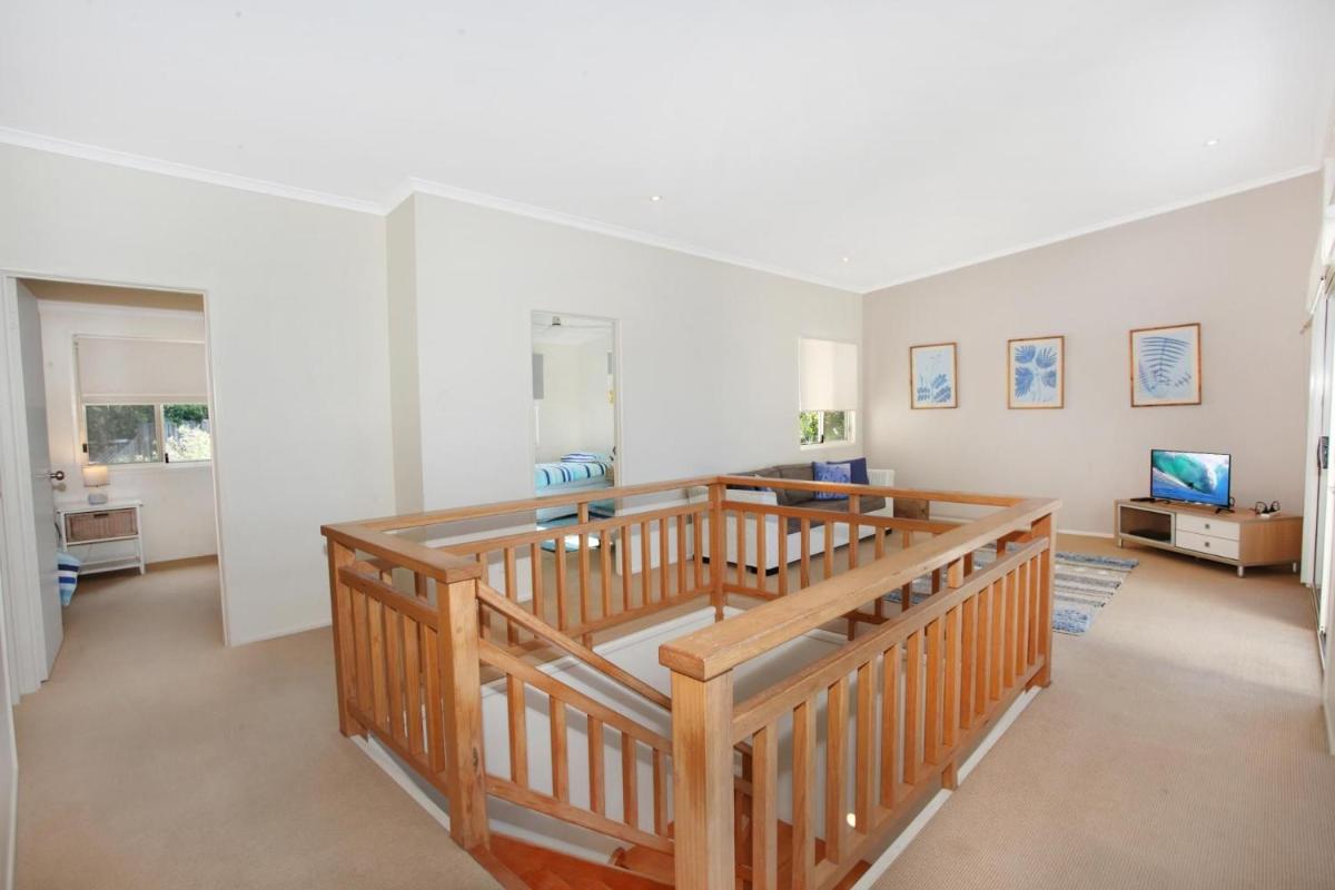 10 Barra Crescent