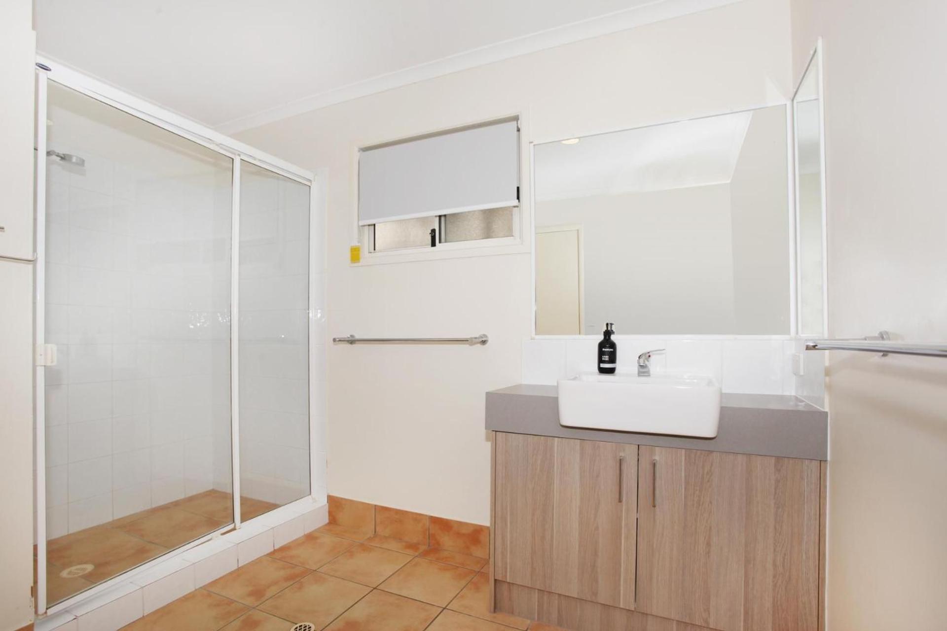 10 Barra Crescent