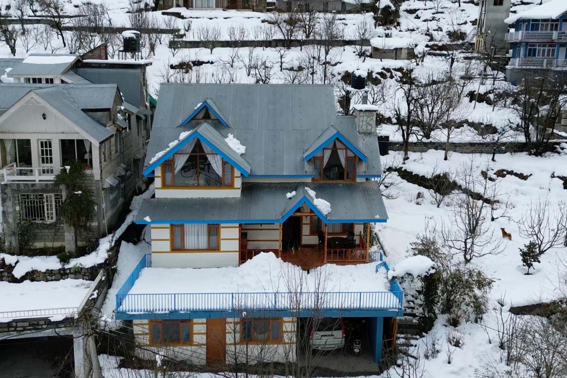 StayVista at Jodhpur House - Heritage Stay, Manali view 3