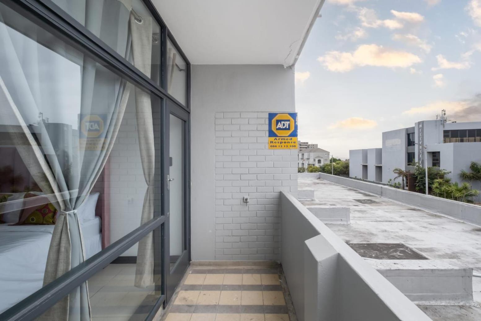 Loxton apartment