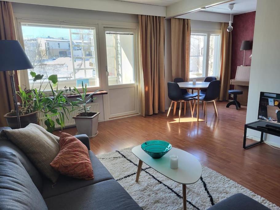 Cosy two rooms apartment in Helsinki with free parking