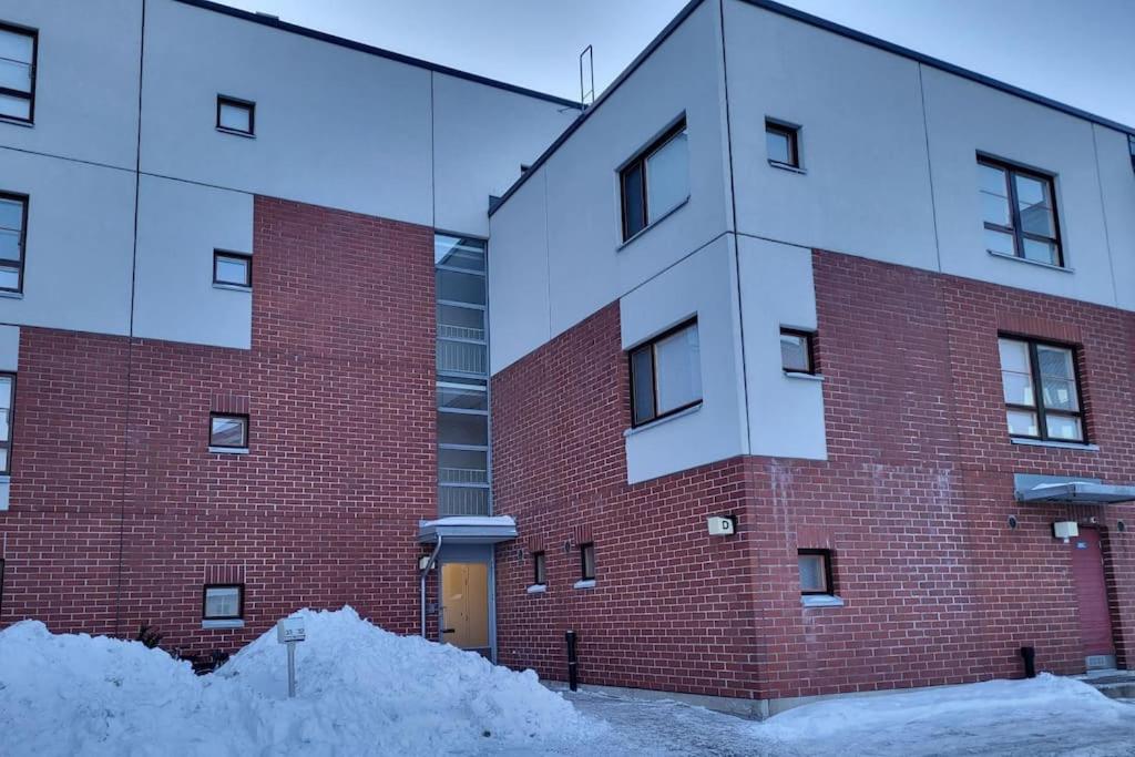 Cosy two rooms apartment in Helsinki with free parking