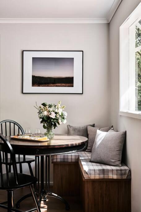 Chaplet Cottage Luxury Healesville Cottage