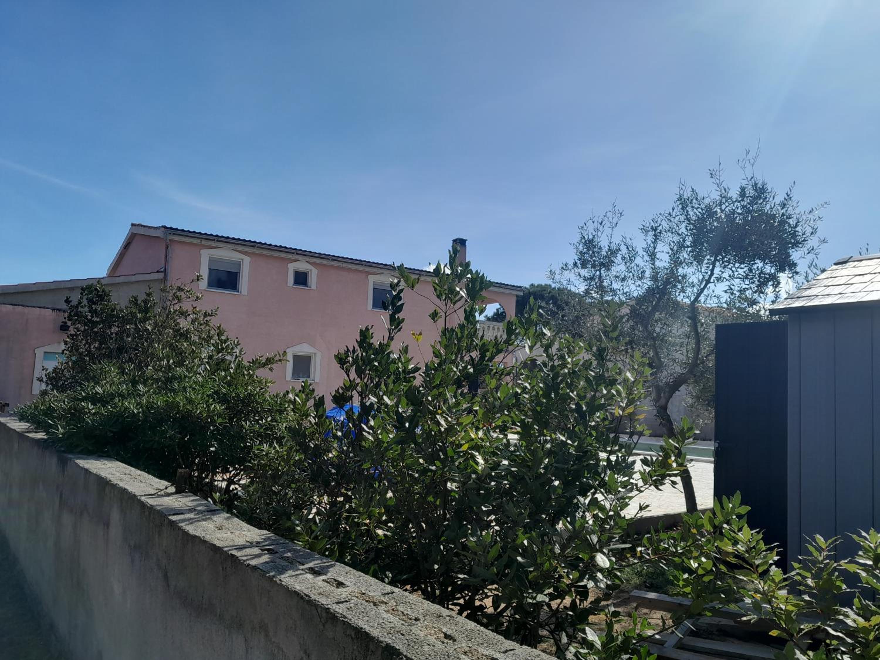 Caliente Apartments Vir B view 4
