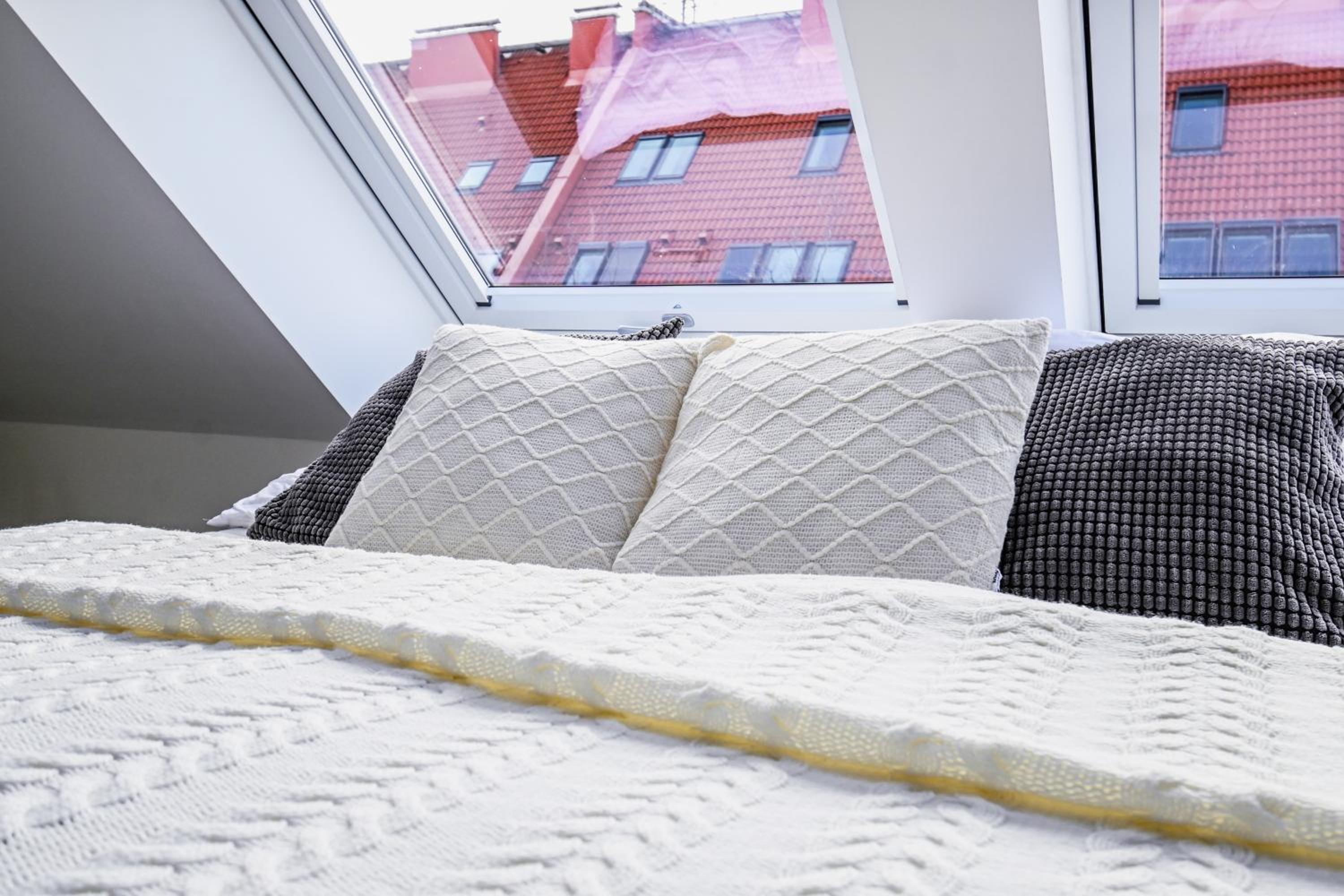 Luxury City Loft Modern and Elegant view 5
