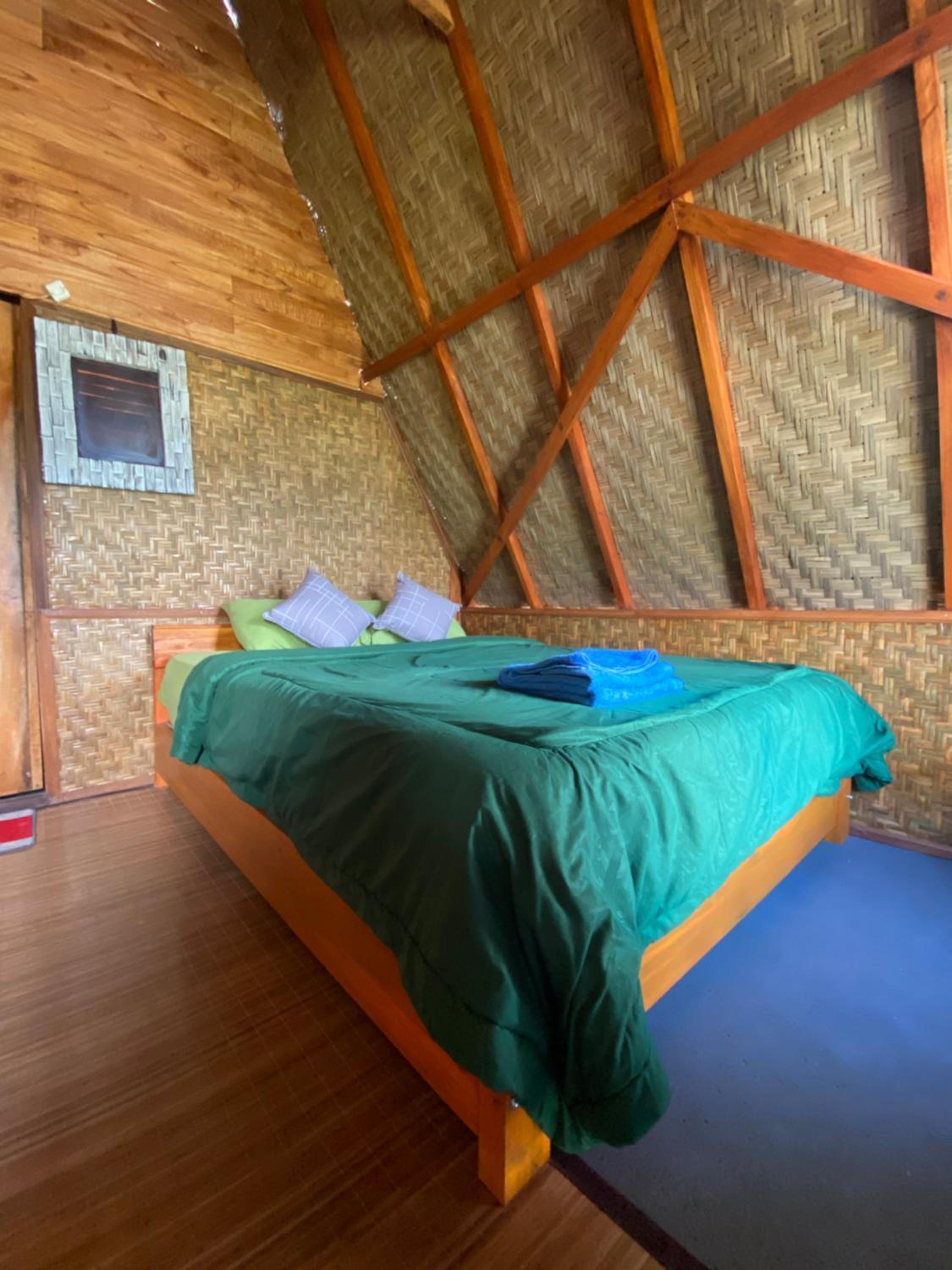 D' Tepi Danau Glamping view 4