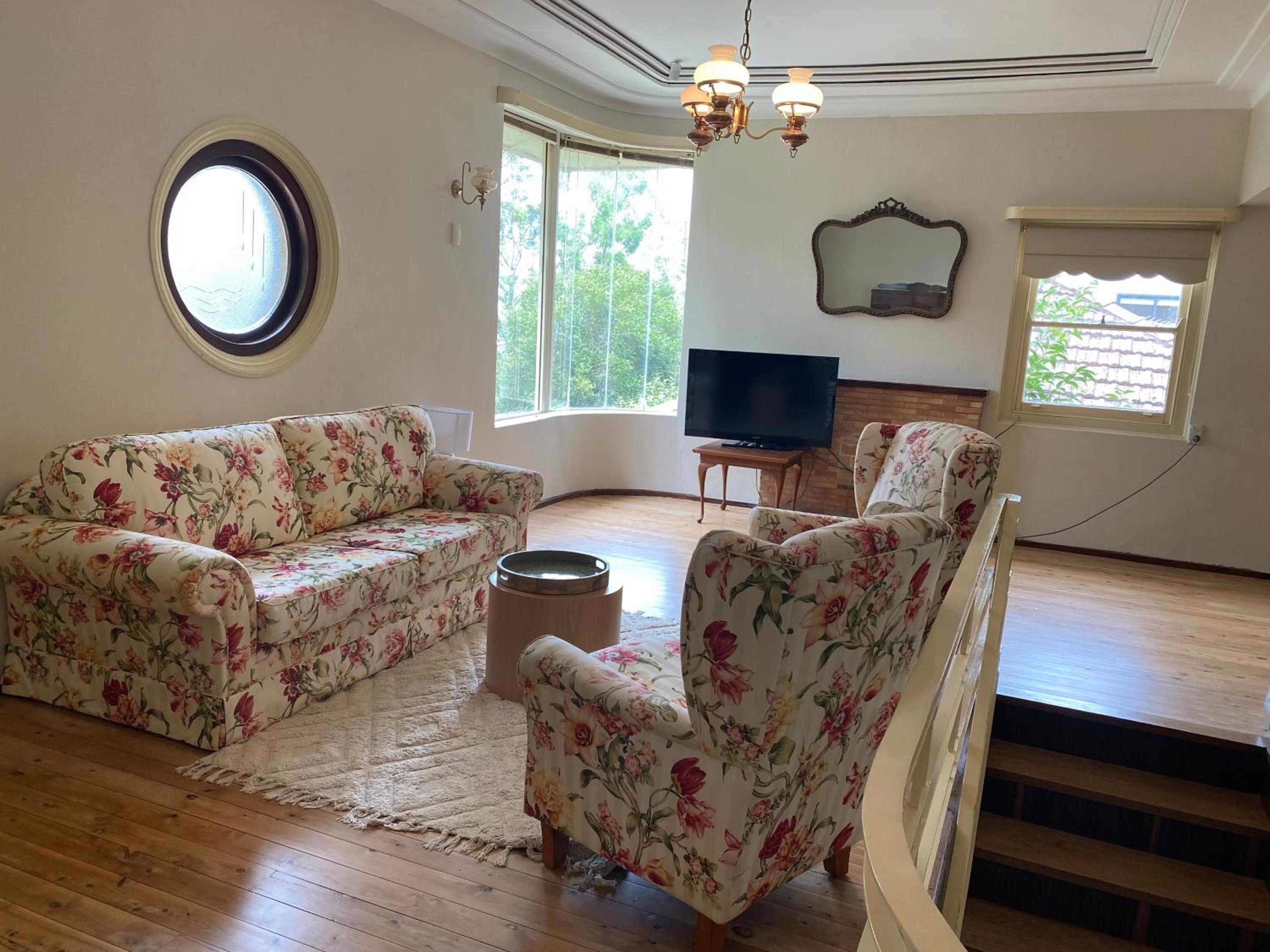 Gracious 1930s Art Deco House