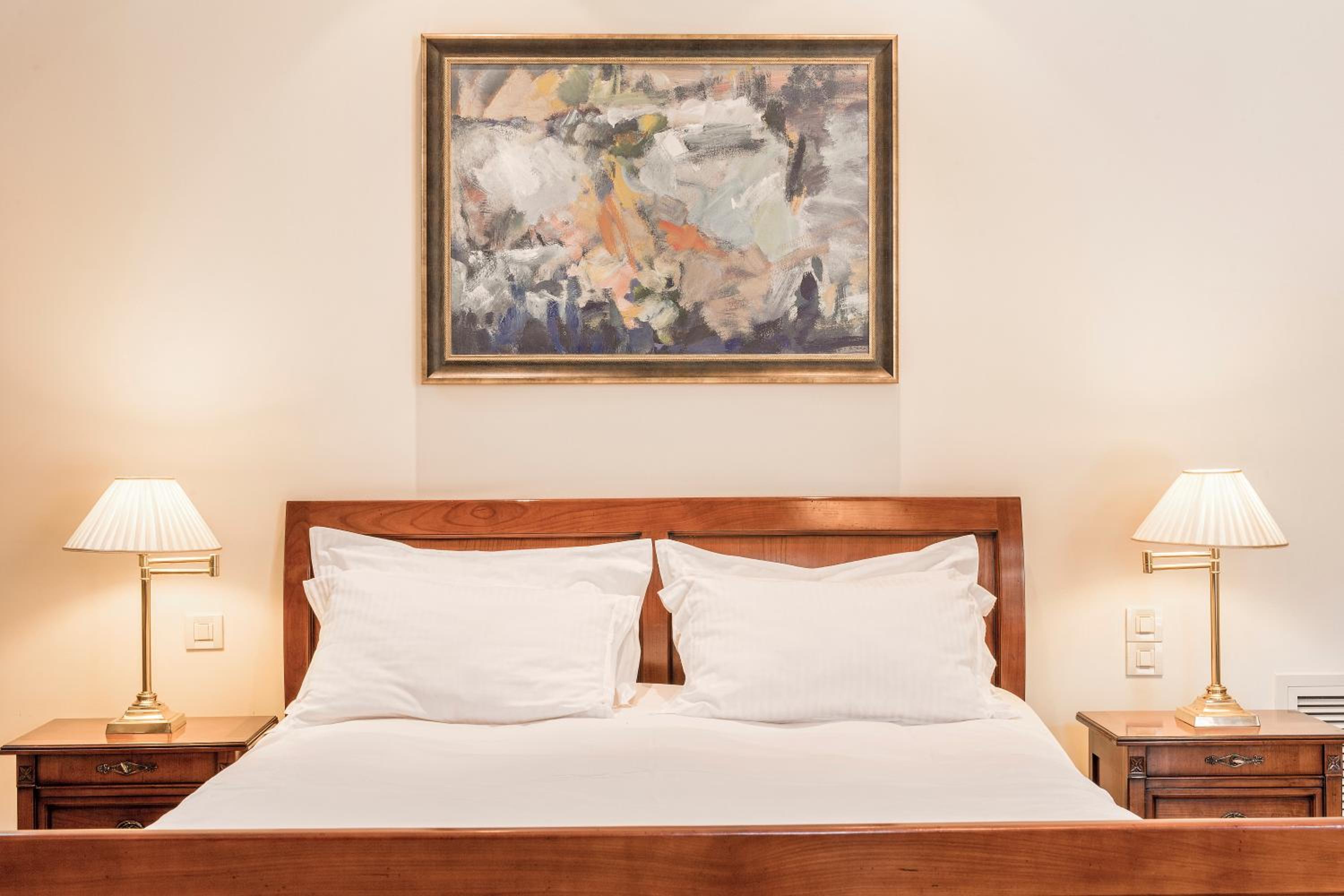 Xenon Inn