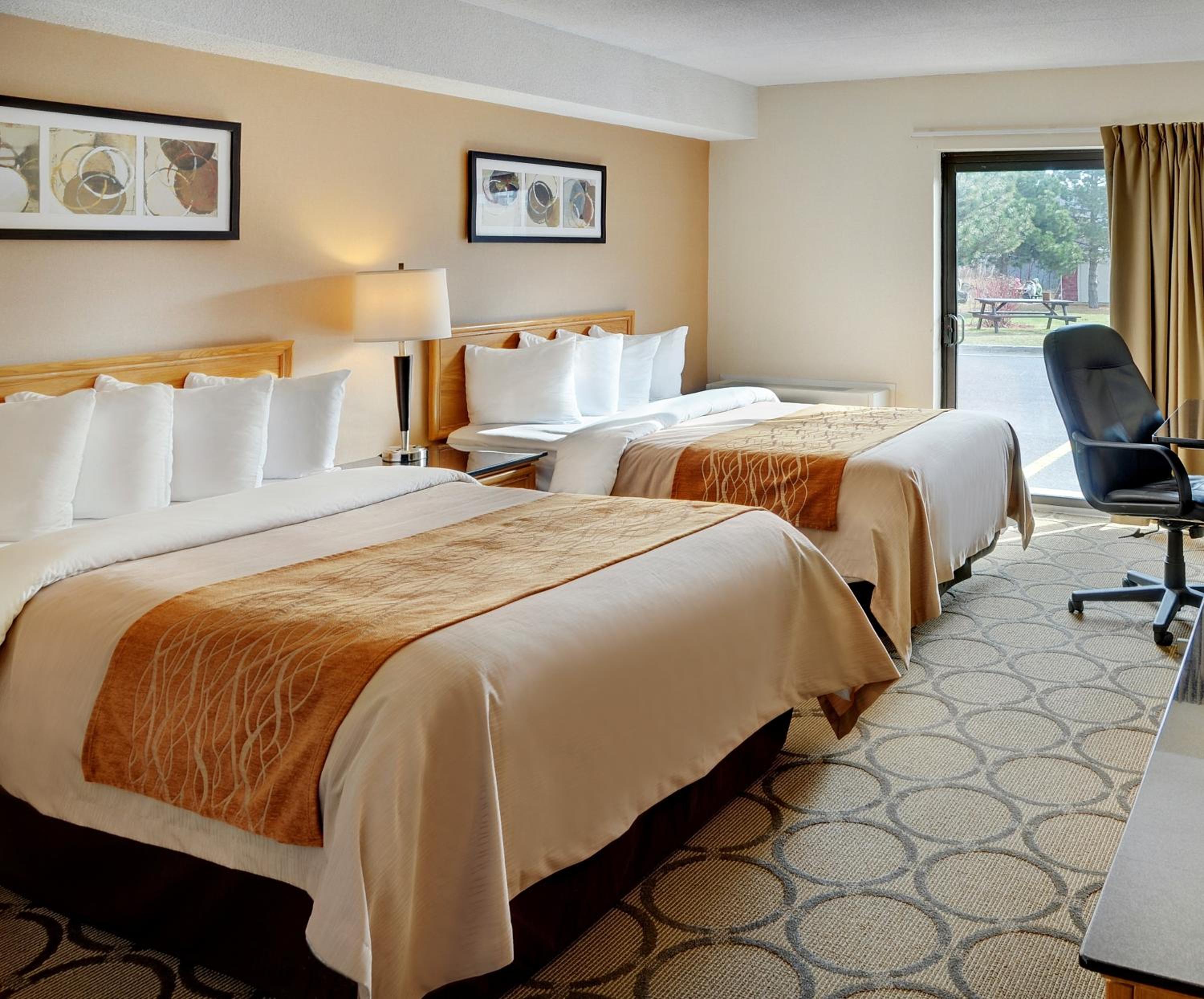 North Bay Vacations - Quality Inn - Property Image 37
