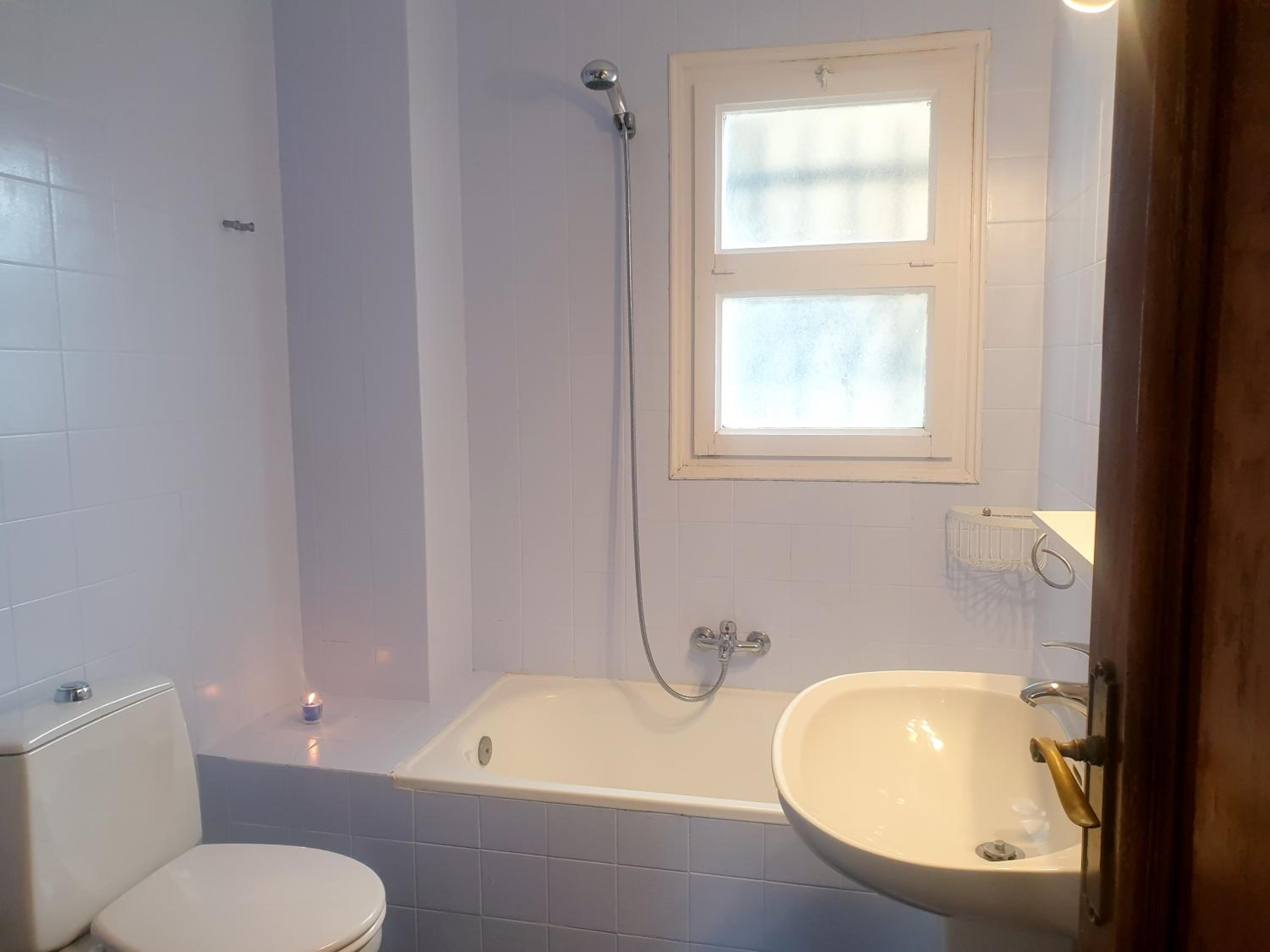 Tramuntana, casa amb bones vistes a mar, T