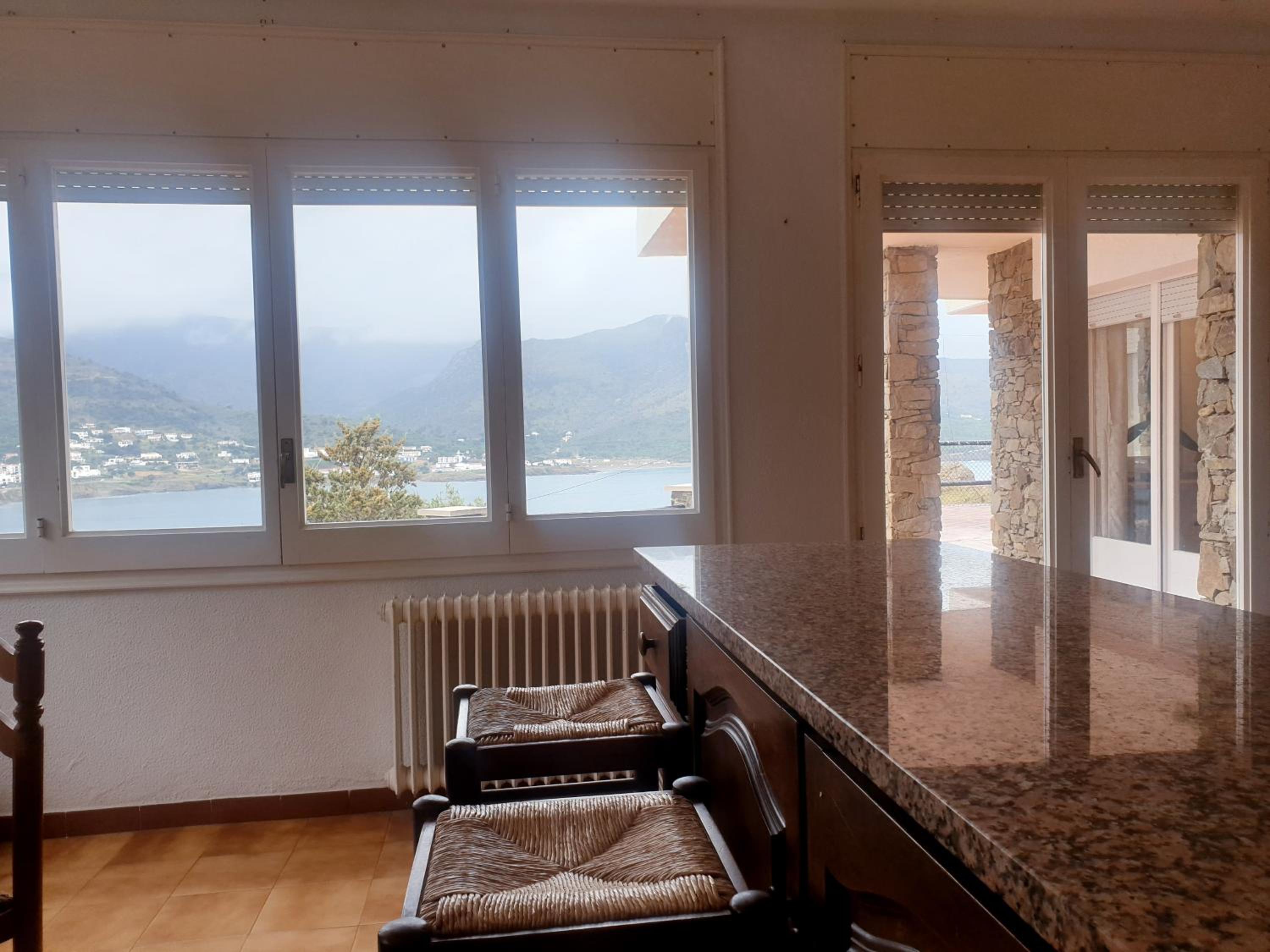 Tramuntana, casa amb bones vistes a mar, T