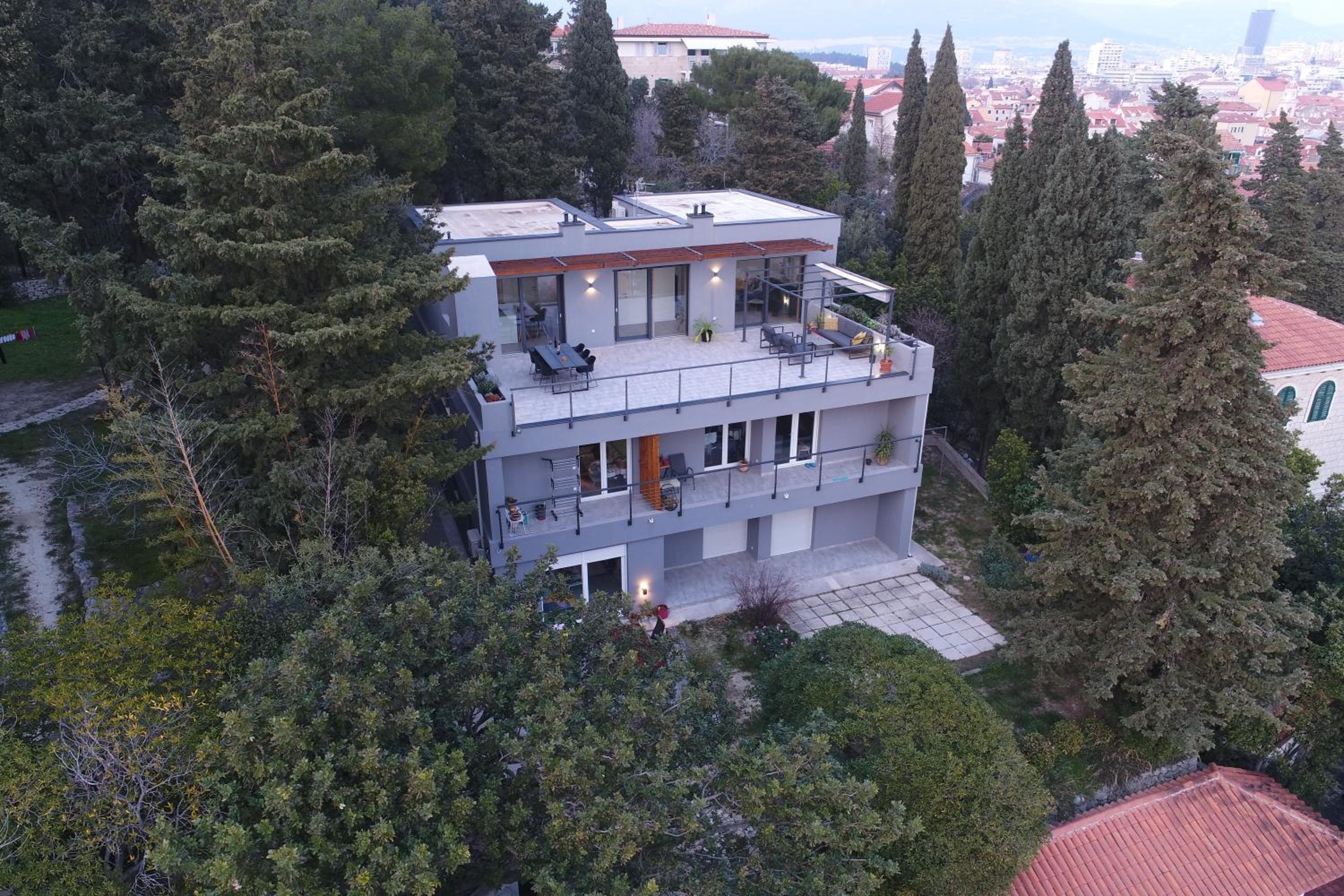 AMAI APARTMENT