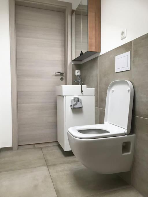 Ferienwohnung in Wiesent-gerne Handwerker/Monteure - Property Image 3