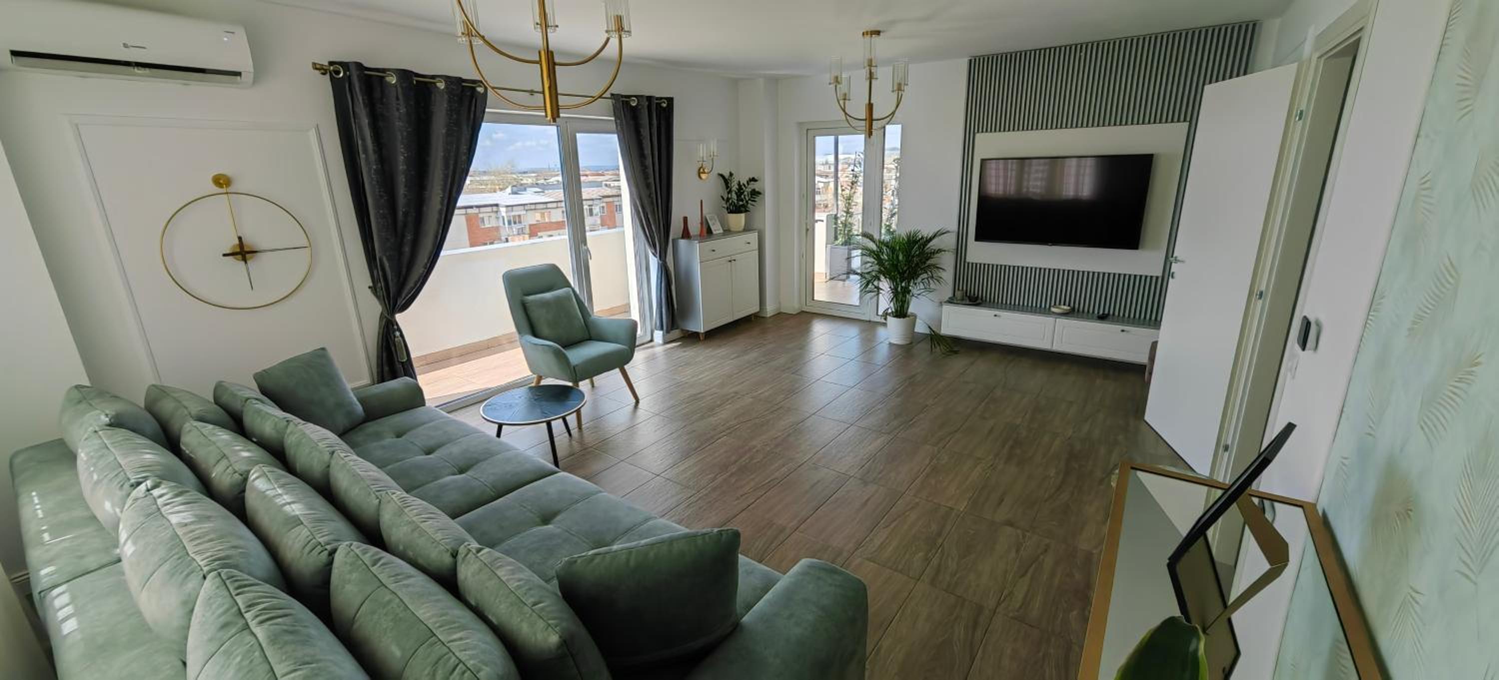 Luxury apartment Private parking self check-in51 view 4