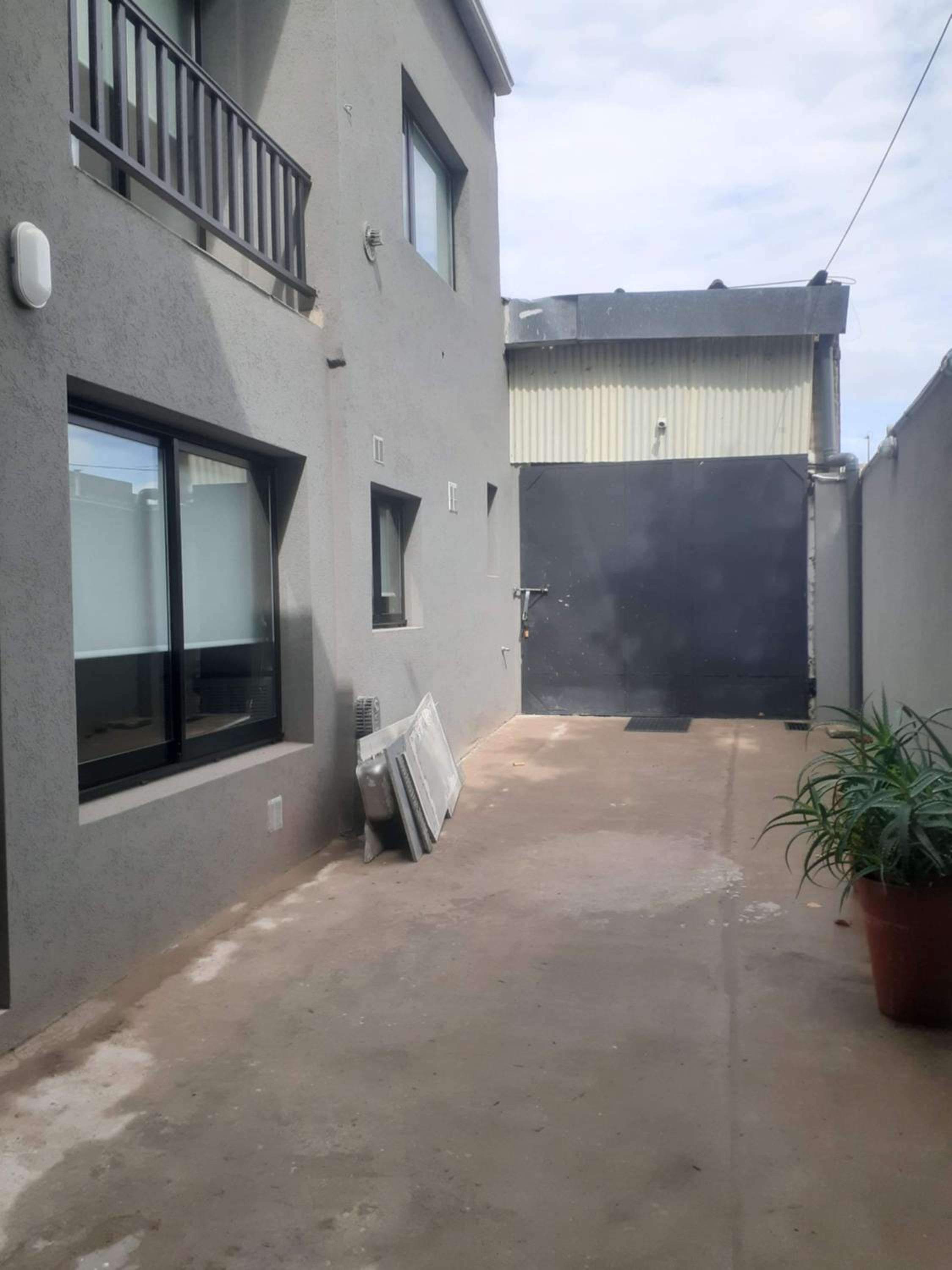 Casa Alem, amplia y confortable.