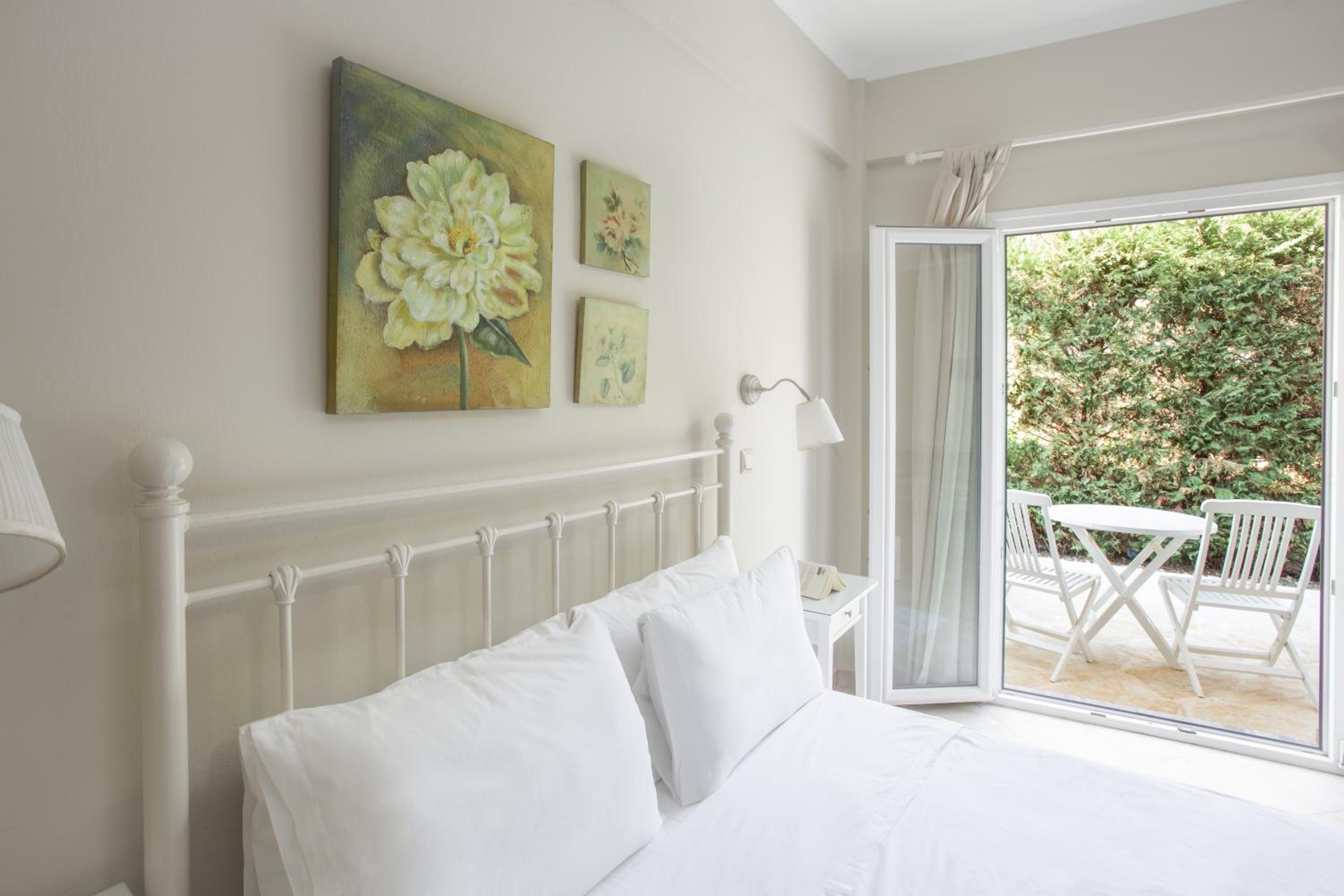 Kassiopi Seafront Elegant Apartments