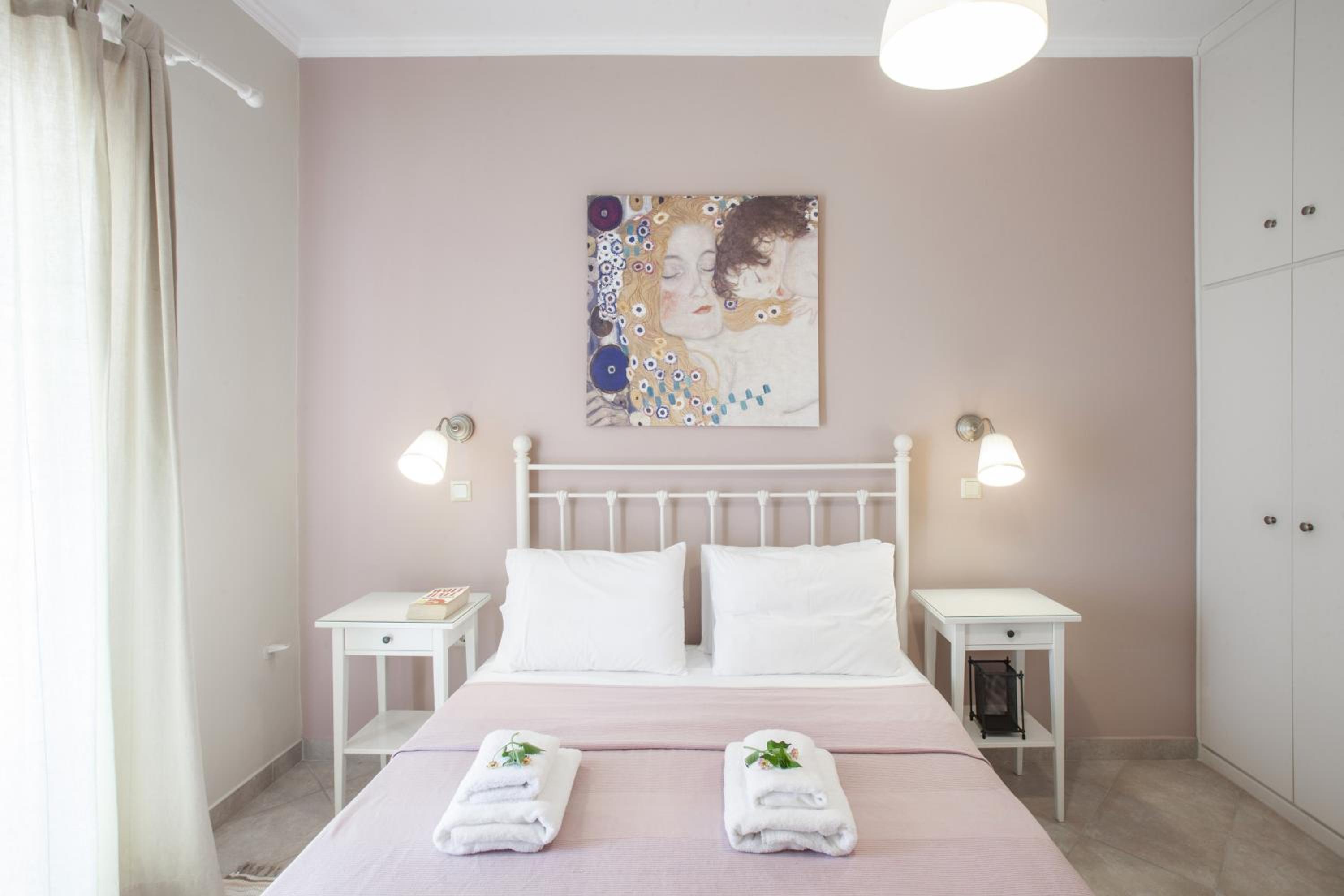 Kassiopi Seafront Elegant Apartments