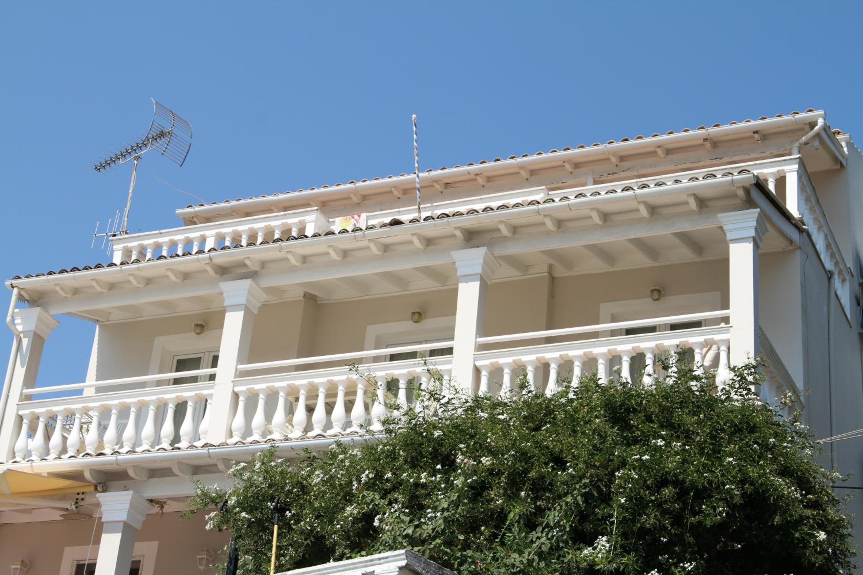 Kassiopi Seafront Elegant Apartments