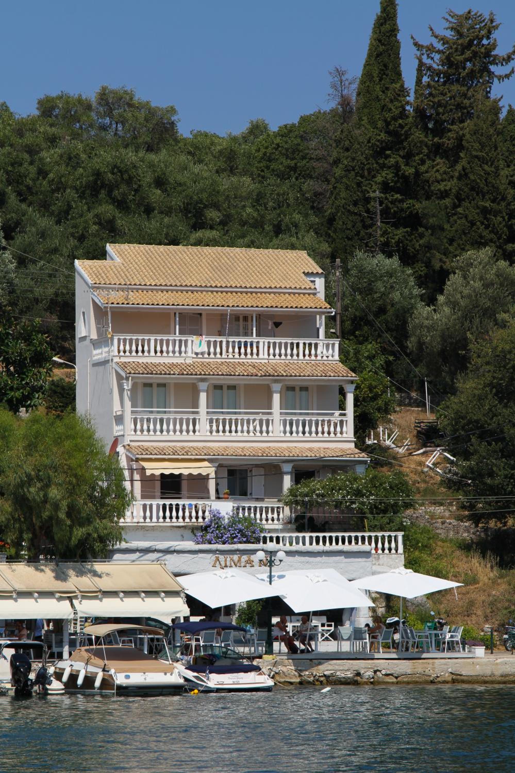 Kassiopi Seafront Elegant Apartments