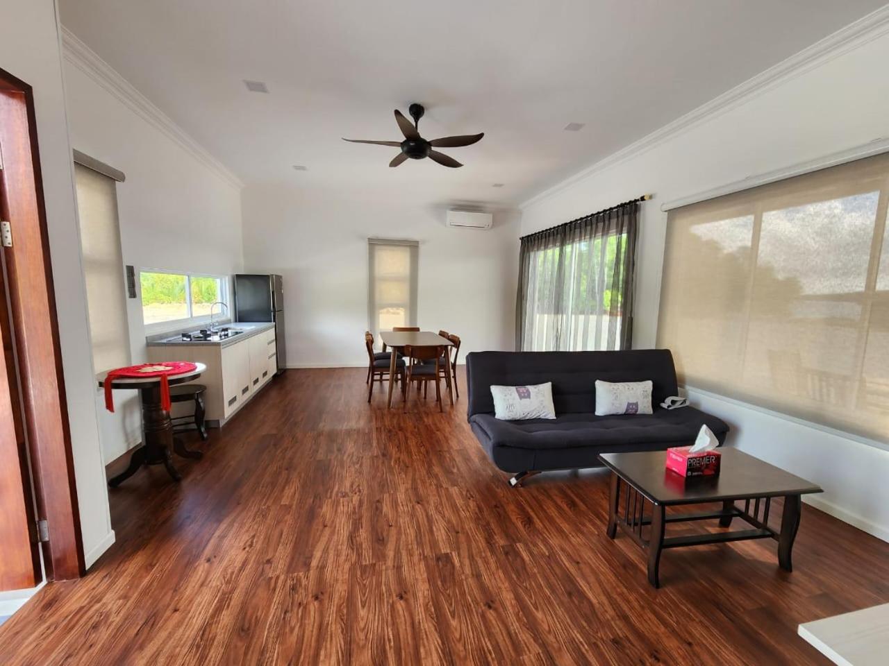TANJUNG GROVE VILLAS