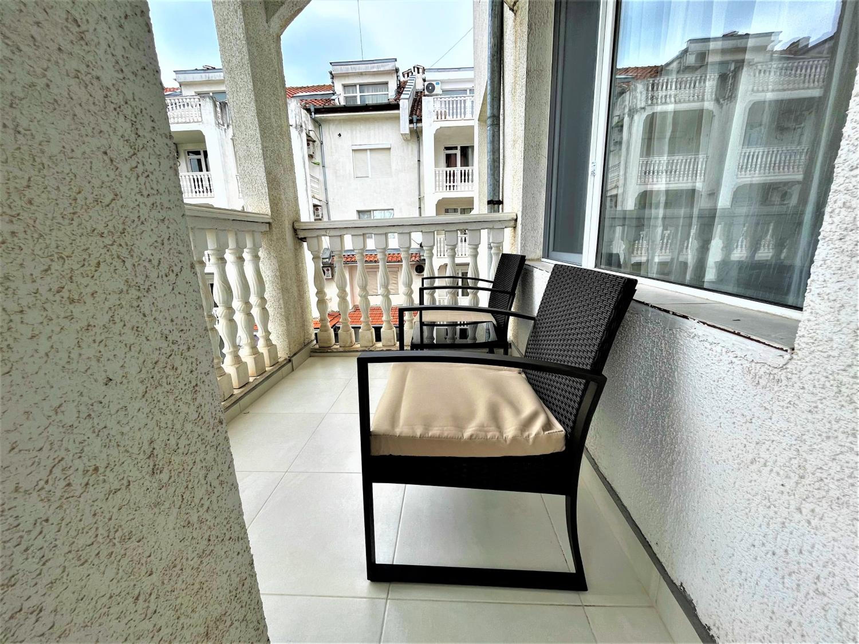 Bravo 5 Holiday Home