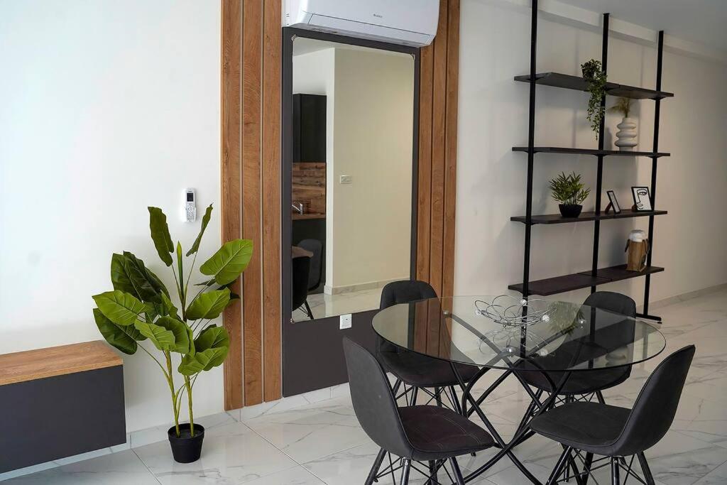 Luxurious Apartment Next to the Sea view 2
