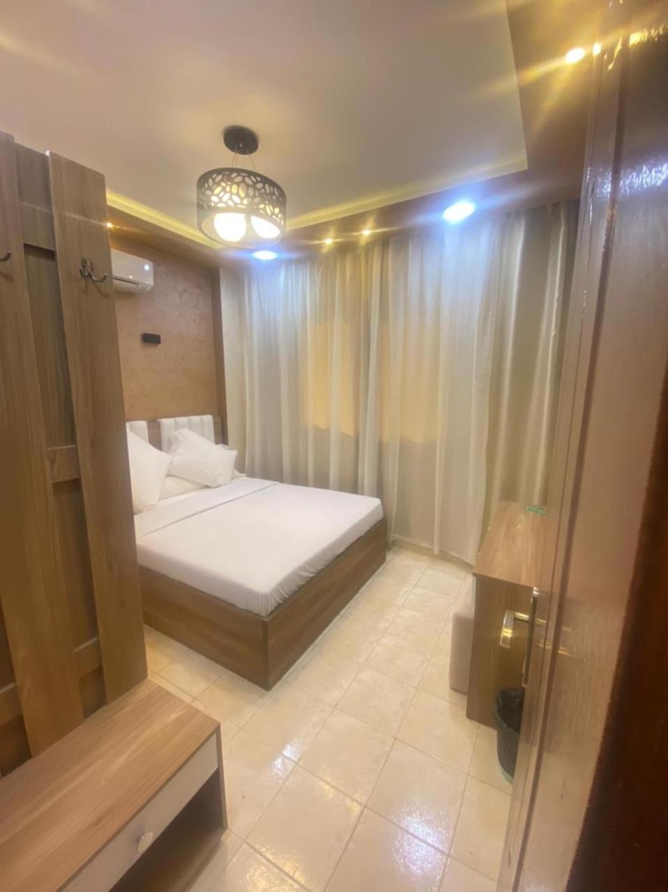 A1 Deluxe Apartments