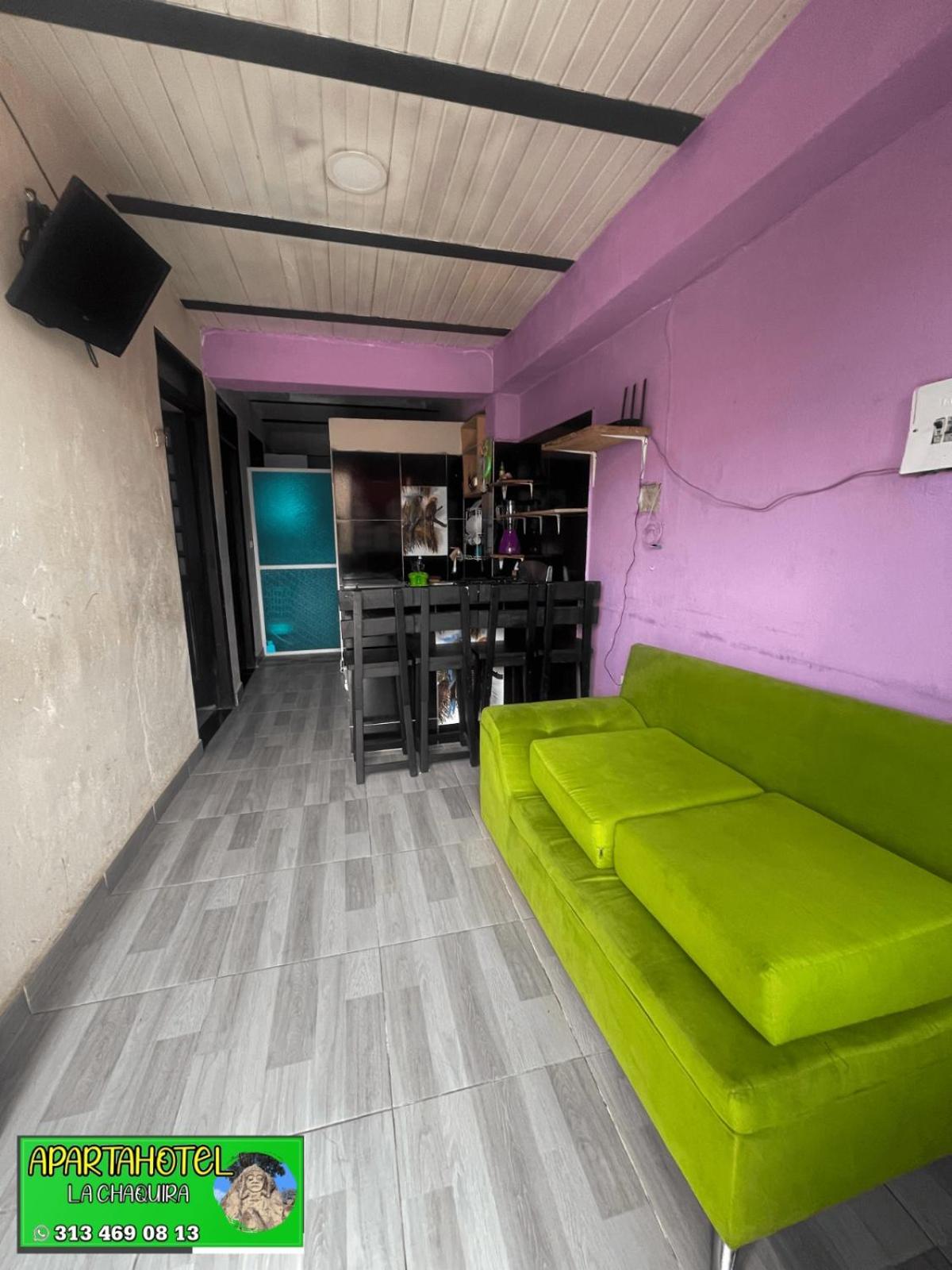 APARTA HOTEL LA CHAQUIRA APTO 101